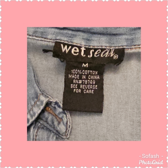 Wet seal Chambray long sleeve top - Picture 3 of 4